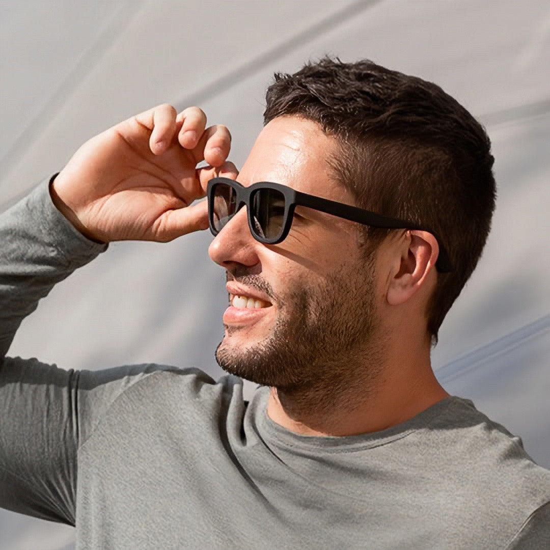 Sunglasses that store change tint